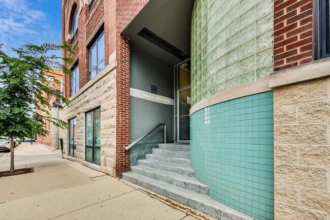 2343 N Greenview Ave in Chicago, IL - Building Photo - Building Photo