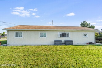 102 E Boat Dr in Little Egg Harbor Township, NJ - Building Photo - Building Photo