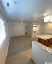 480 Sunshine Ln in Reno, NV - Building Photo - Building Photo