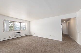 MadGrey Apartments in Lansing, MI - Foto de edificio - Building Photo