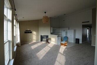 43039 Strand Dr in Sterling Heights, MI - Building Photo - Building Photo