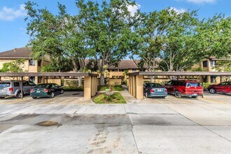 5748 Ashton Lake Dr in Sarasota, FL - Building Photo - Building Photo