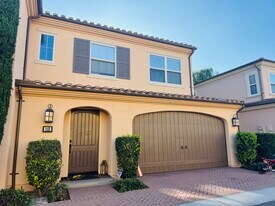 113 Churchill in Irvine, CA - Building Photo