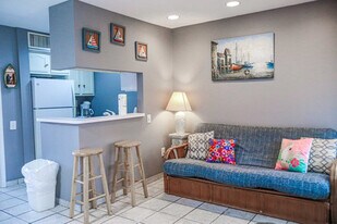 208 W Kingfish St in South Padre Island, TX - Building Photo