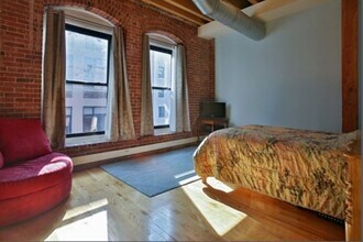 111 Beach St, Unit 4E in Boston, MA - Building Photo - Building Photo
