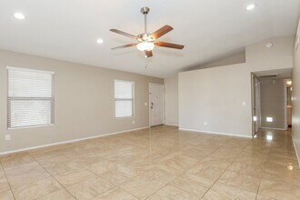 4758 W Escuda Dr, Unit 7 in Glendale, AZ - Building Photo - Building Photo