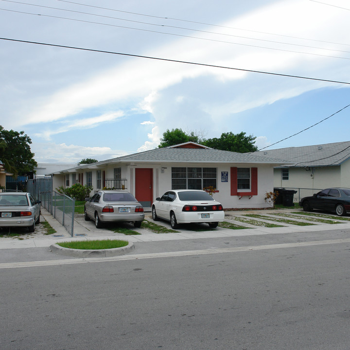 16031 NE 19th Pl in Miami, FL - Building Photo