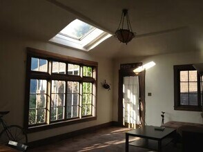 2615 Parker St, Unit Upper flat in Berkeley, CA - Building Photo - Building Photo