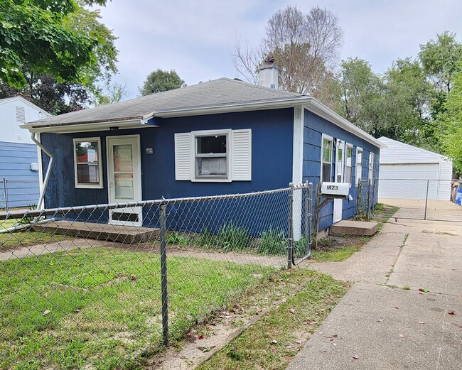 1823 Sauber Ave in Rockford, IL - Building Photo - Building Photo