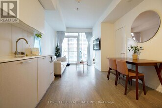 19-2319 Western Battery Rd in Toronto, ON - Building Photo - Building Photo
