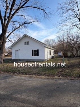 1220 N 14th St in Herrin, IL - Building Photo - Building Photo