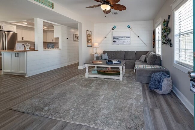 1726 65th St in Galveston, TX - Building Photo - Building Photo