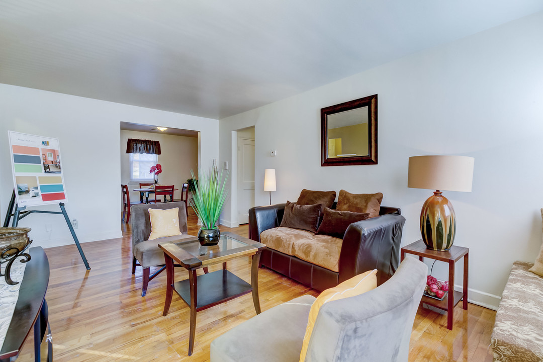 Park Raven Apartments in Baltimore, MD - Building Photo