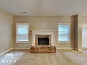 400 Louise Way in Locust Grove, GA - Building Photo - Building Photo