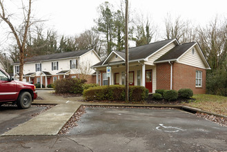 Morehead Glen Apartments in Durham, NC - Building Photo - Building Photo