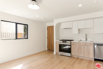2845 1/2 Marsh St in Los Angeles, CA - Building Photo - Building Photo
