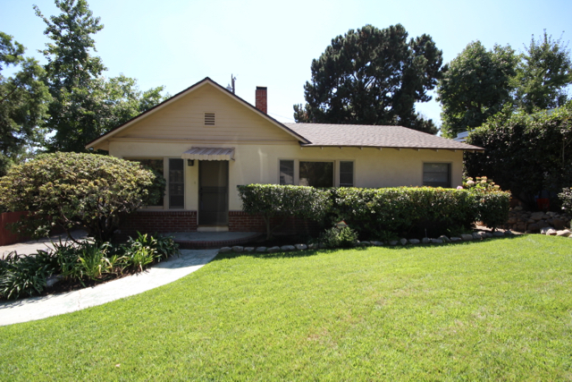 1040 Alpine Villa Dr in Altadena, CA - Building Photo