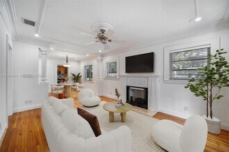 1790 Wa Kee Na Dr in Miami, FL - Building Photo - Building Photo