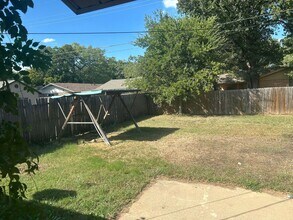 2211 Granada Dr in Irving, TX - Building Photo - Building Photo