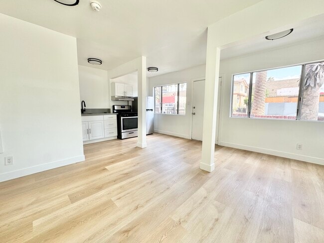 1431 N Hobart Blvd in Los Angeles, CA - Building Photo - Building Photo