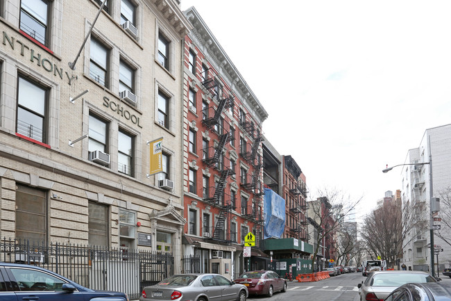 56-58 Macdougal St