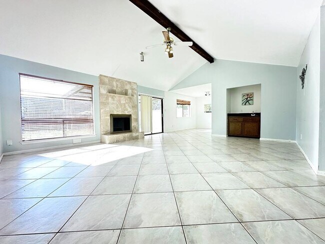 10702 Sagebluff Dr in Houston, TX - Foto de edificio - Building Photo