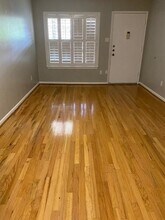 2250 Bering Dr, Unit 98 in Houston, TX - Building Photo - Building Photo