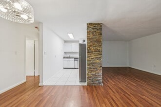 500 Thayer Ave, Unit 403 in Silver Spring, MD - Building Photo - Building Photo