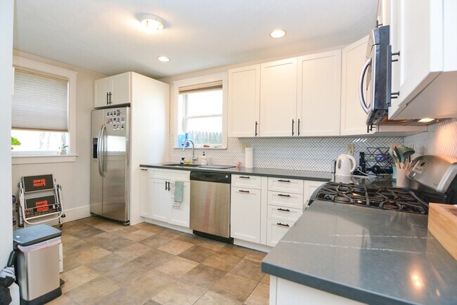 84 Roseclair St in Boston, MA - Building Photo - Building Photo