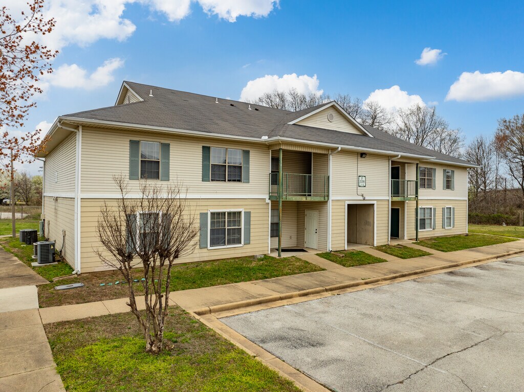 Caraway Commons Apartments in Jonesboro, AR