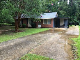 468 Bowen Blvd in Columbus, GA - Building Photo