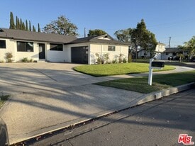 801 Michael St in Santa Ana, CA - Building Photo