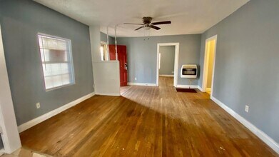 2106 32nd St in Lubbock, TX - Building Photo - Building Photo