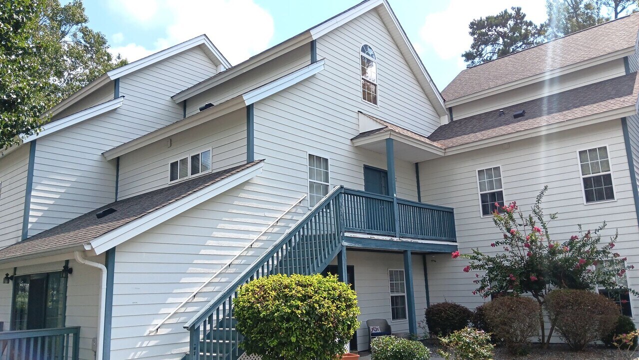 4344 Spa Dr in Little River, SC - Foto de edificio