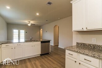 10495 Red Cardinal Dr in Cleveland, TX - Building Photo - Building Photo