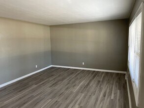 2369 S Meadowlark Ln in Springfield, MO - Building Photo - Building Photo