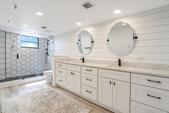 374 Golfview Rd in North Palm Beach, FL - Building Photo - Building Photo