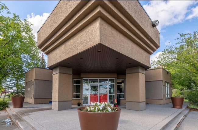 property at 122-122 Village Heights SW