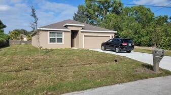 1524 SW Bermel Ave in Port St. Lucie, FL - Building Photo