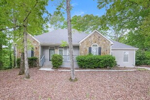 14 Sleepy Hollow Ct in Stockbridge, GA - Building Photo