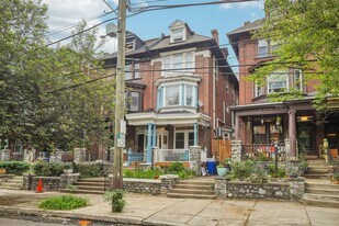 251 S 46th St in Philadelphia, PA - Building Photo