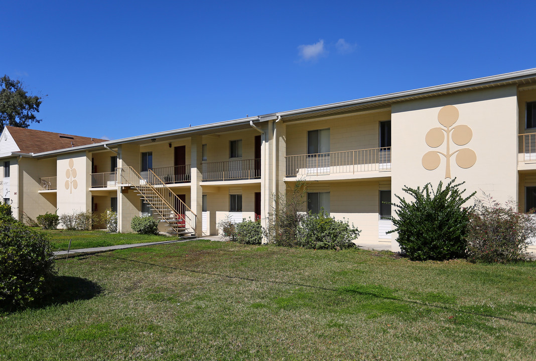 The Studebaker Apartments in Ocala, FL - Building Photo