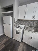 22-24-24 Brown St in Hartford, CT - Building Photo