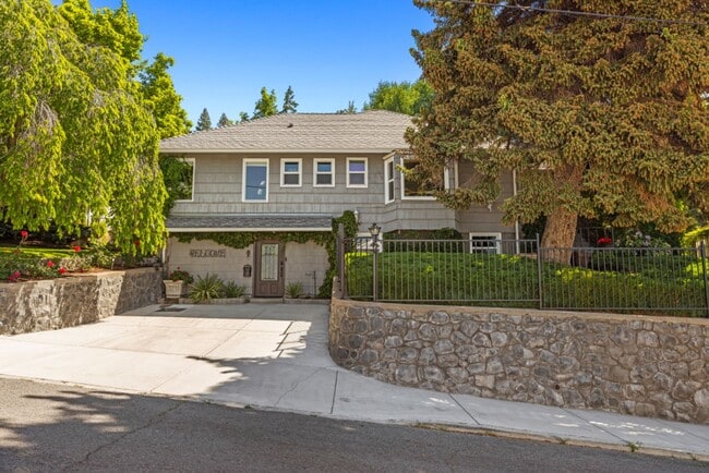 property at 525 Mesa St