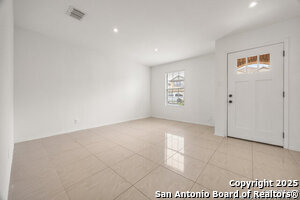 6103 Amherst Bay in San Antonio, TX - Building Photo - Building Photo