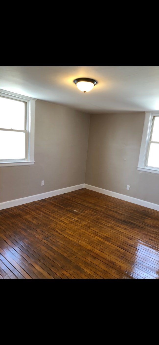 17 Berkeley St in Easthampton, MA - Building Photo - Building Photo