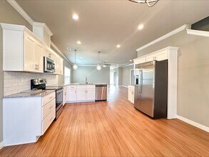 2067 N Penelope Ln in Fayetteville, AR - Building Photo - Building Photo