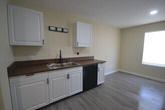 615-617 S Vine St in Marshfield, MO - Building Photo - Building Photo