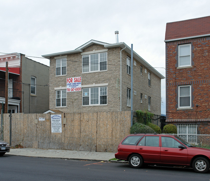 155 E 57th St in Brooklyn, NY - Foto de edificio