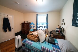 491 Commonwealth Ave, Unit 2 in Boston, MA - Foto de edificio - Building Photo